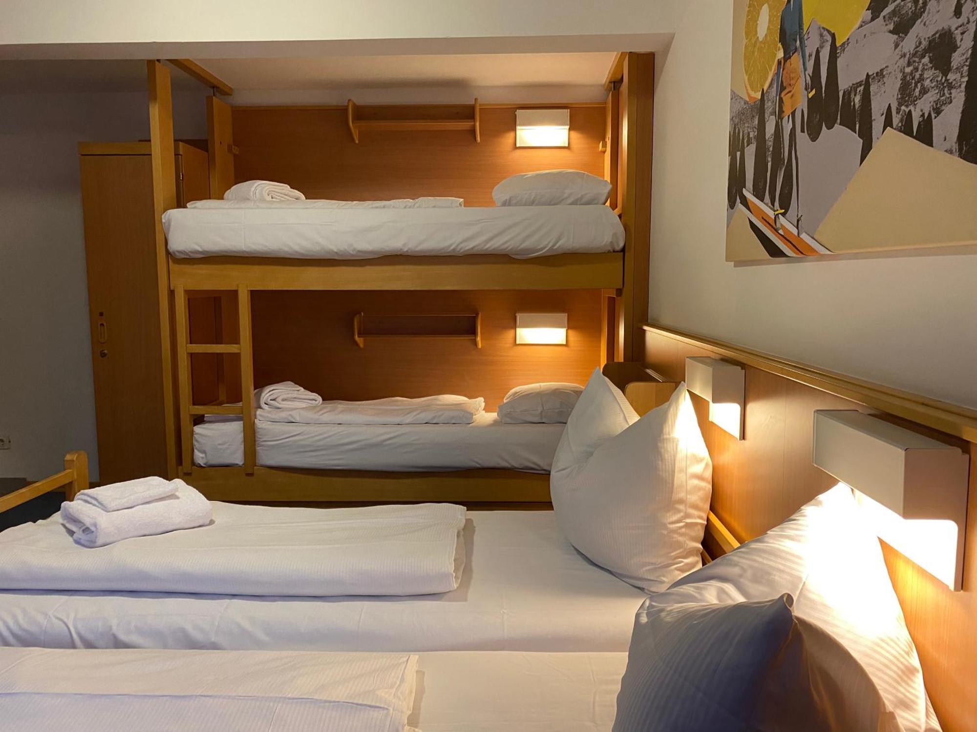 زيل أم سي Twenty Seven City Hotel المظهر الخارجي الصورة